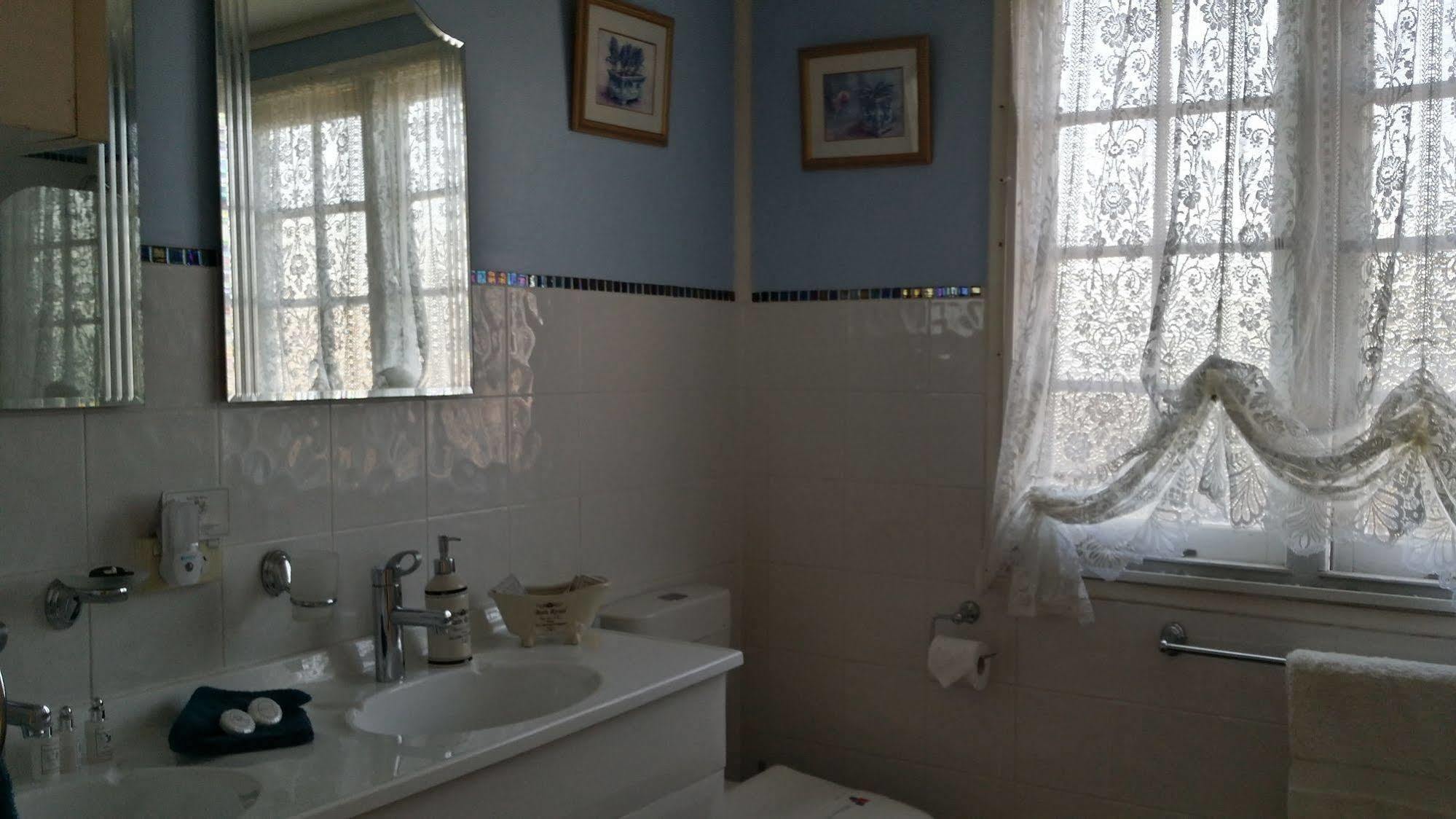 Andavine House - Bed & Breakfast กราฟตัน ภายนอก รูปภาพ