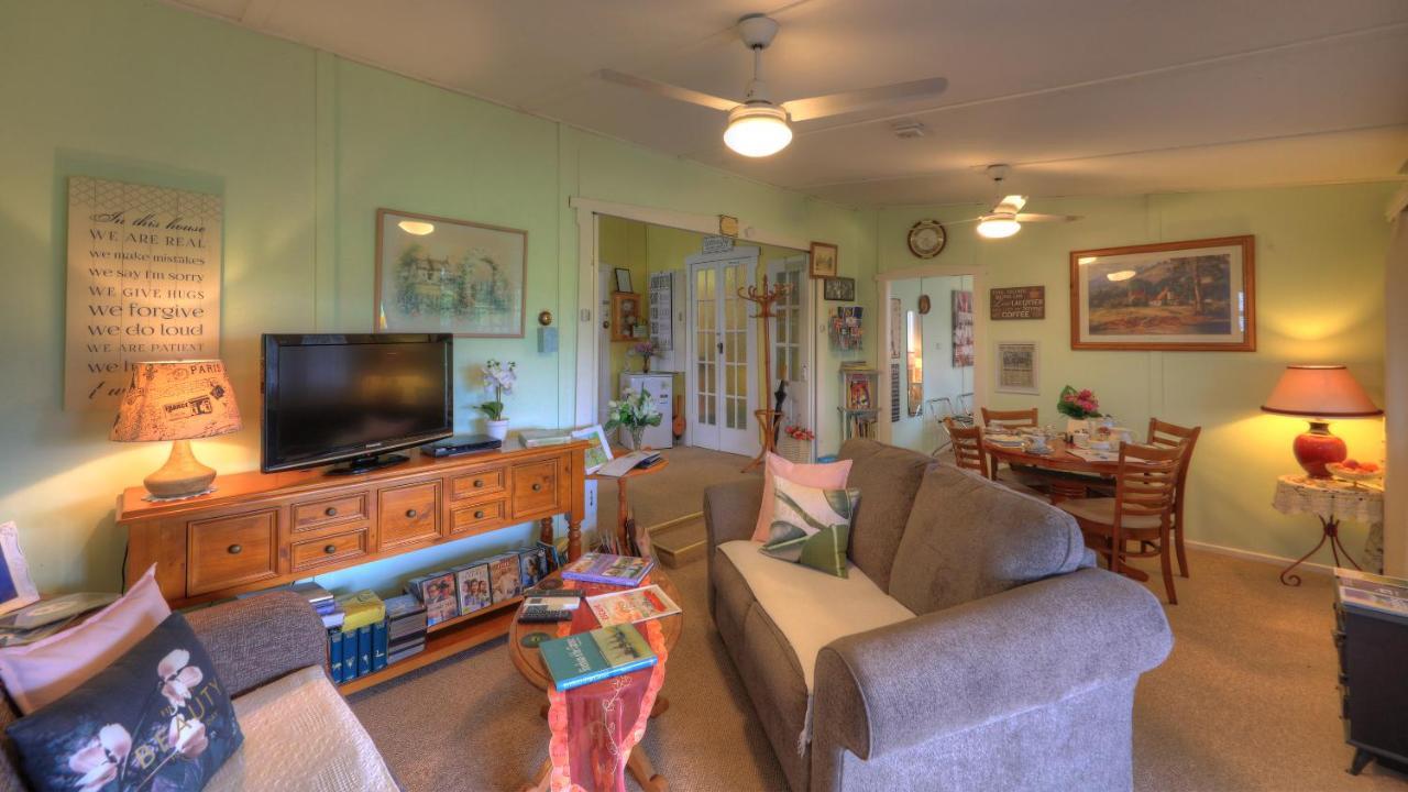 Andavine House - Bed & Breakfast กราฟตัน ภายนอก รูปภาพ