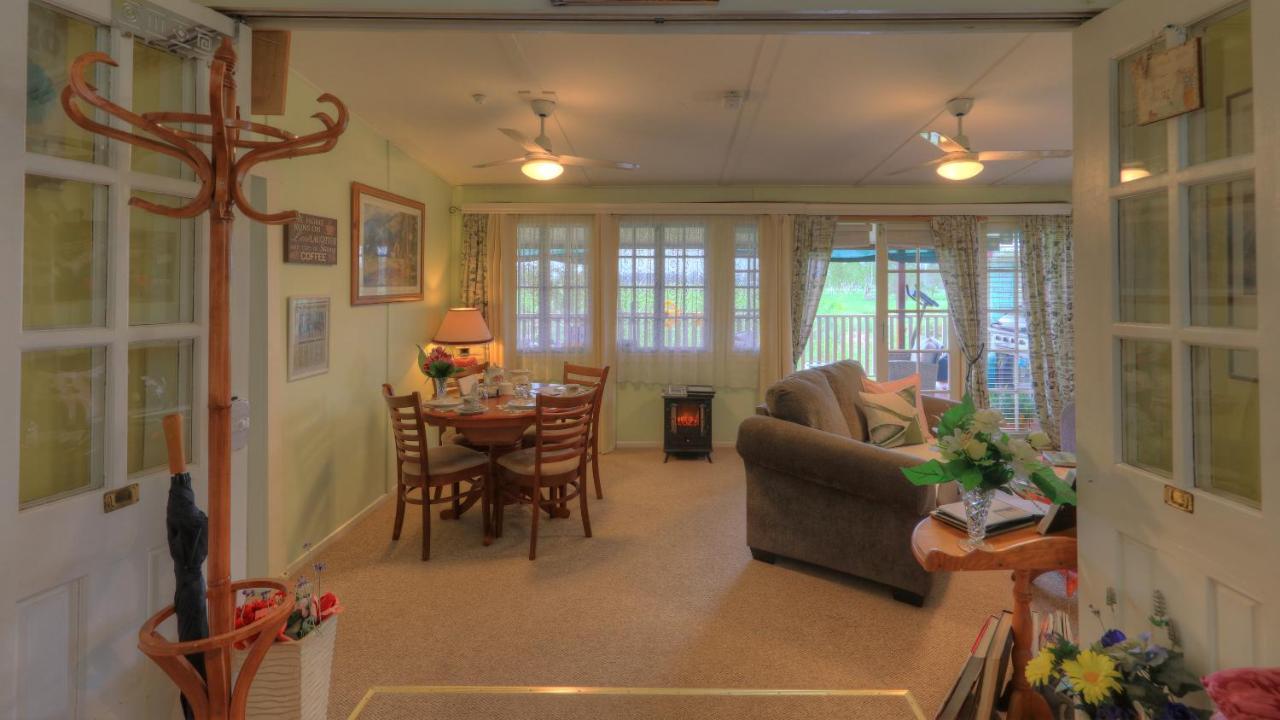 Andavine House - Bed & Breakfast กราฟตัน ภายนอก รูปภาพ